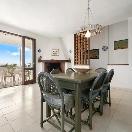Palme House - 4br, Walk To & Garden 別荘 カルロフォルテ